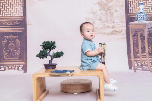 安康四个月宝宝可以坐着吗 安康四个月宝宝可以坐着吗